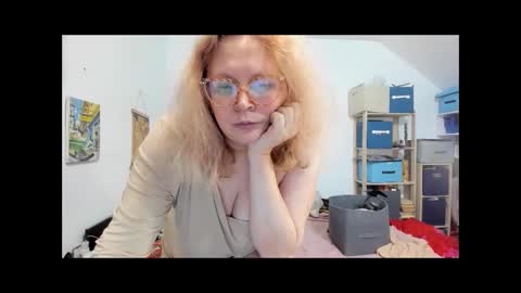 switchlorenx online show from 12-04-24, 11:35