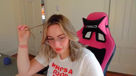 Snapshot of switchykitty chatting on 03-28-26, 06:51 ashley blayde online show from 03-28-26, 06:51