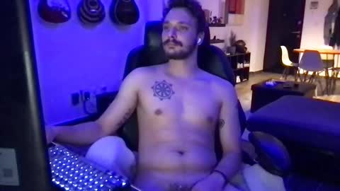 Snapshot of swizilian_dude chatting on 02-26-25, 03:21 Luke online show from 02-26-25, 03:21