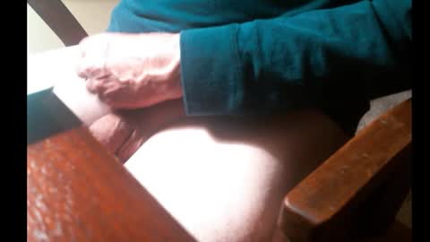 Snapshot of swizzle__stick chatting on 12-04-25, 10:57 will jeffers online show from 12-04-25, 10:57