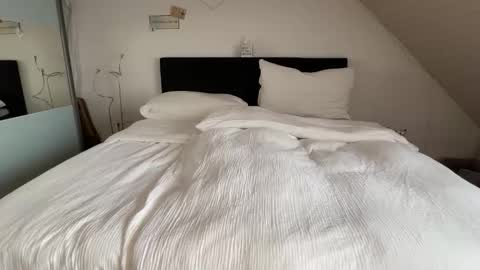 Luca and Kira online show from 10-08-25, 11:30