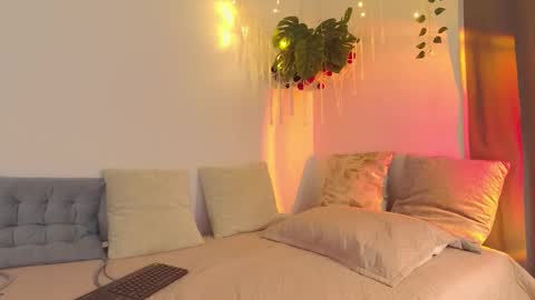 Snapshot of swt_helen chatting on 12-21-25, 08:49 Helen online show from 12-21-25, 08:49