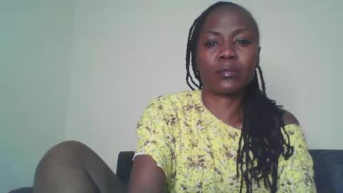 Snapshot of swtebony1 chatting on 05-07-26, 10:37 ALICIA online show from 05-07-26, 10:37
