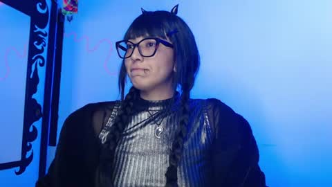 Snapshot of sxdbxtch chatting on 07-23-26, 04:10 Alice Phantom online show from 07-23-26, 04:10