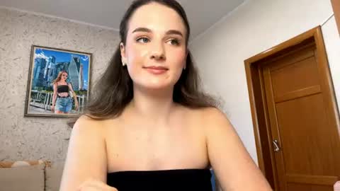 Snapshot of syblebracht chatting on 07-24-26, 05:49 Heeey online show from 07-24-26, 05:49