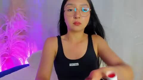 Snapshot of sydney_miller_ chatting on 06-16-26, 12:02 Sydney online show from 06-16-26, 12:02