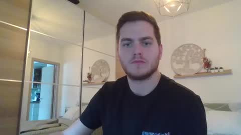 Snapshot of syl092 chatting on 12-12-24, 01:39 syl092 online show from 12-12-24, 01:39