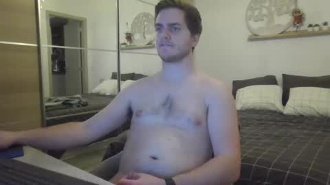 Snapshot of syl092 chatting on 03-10-25, 06:23 syl092 online show from 03-10-25, 06:23