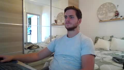 Snapshot of syl092 chatting on 09-13-25, 02:17 syl092 online show from 09-13-25, 02:17