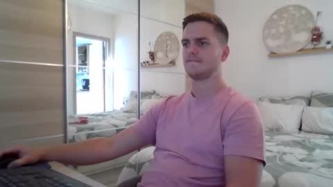 Snapshot of syl092 chatting on 09-17-25, 04:52 syl092 online show from 09-17-25, 04:52