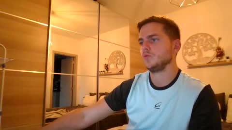 Snapshot of syl092 chatting on 10-01-25, 05:30 syl092 online show from 10-01-25, 05:30