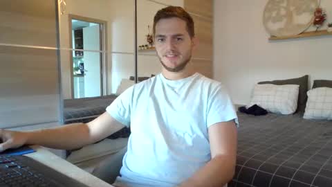 Snapshot of syl092 chatting on 10-04-25, 08:56 syl092 online show from 10-04-25, 08:56