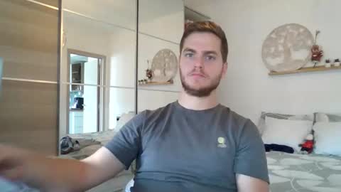 Snapshot of syl092 chatting on 10-13-25, 09:20 syl092 online show from 10-13-25, 09:20