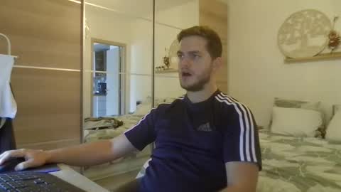 Snapshot of syl092 chatting on 10-15-25, 03:23 syl092 online show from 10-15-25, 03:23