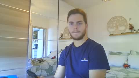 Snapshot of syl092 chatting on 10-24-25, 10:00 syl092 online show from 10-24-25, 10:00