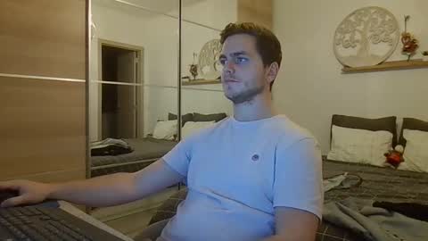 Snapshot of syl092 chatting on 11-05-25, 05:02 syl092 online show from 11-05-25, 05:02