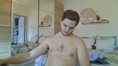 Snapshot of syl092 chatting on 11-13-25, 01:32 syl092 online show from 11-13-25, 01:32