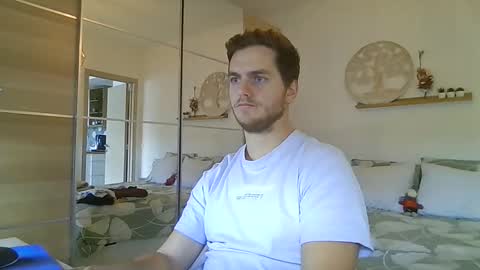 Snapshot of syl092 chatting on 11-17-25, 01:06 syl092 online show from 11-17-25, 01:06