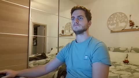 Snapshot of syl092 chatting on 11-19-25, 05:02 syl092 online show from 11-19-25, 05:02