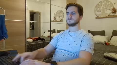 Snapshot of syl092 chatting on 11-25-25, 04:40 syl092 online show from 11-25-25, 04:40