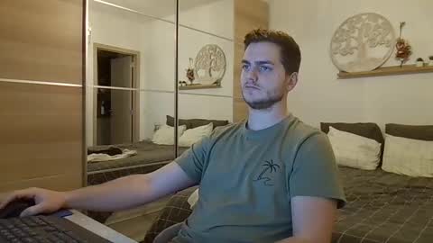 Snapshot of syl092 chatting on 01-08-26, 04:53 syl092 online show from 01-08-26, 04:53