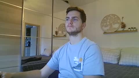 Snapshot of syl092 chatting on 01-12-26, 09:25 syl092 online show from 01-12-26, 09:25