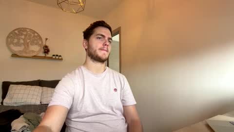 Snapshot of syl092 chatting on 01-15-26, 12:32 syl092 online show from 01-15-26, 12:32