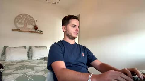 Snapshot of syl092 chatting on 03-06-26, 12:56 syl092 online show from 03-06-26, 12:56