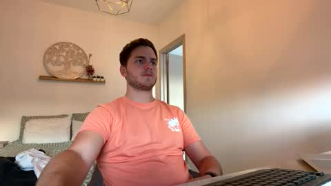 Snapshot of syl092 chatting on 04-01-26, 05:43 syl092 online show from 04-01-26, 05:43