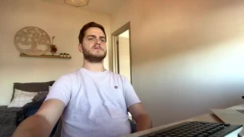 Snapshot of syl092 chatting on 04-22-26, 01:01 syl092 online show from 04-22-26, 01:01