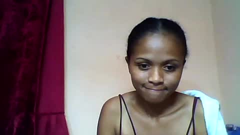 Snapshot of sylvaniah01 chatting on 05-29-26, 07:17 sylvaniah01 online show from 05-29-26, 07:17