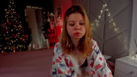Snapshot of sylviarussell chatting on 12-30-24, 05:58 Sylvia online show from 12-30-24, 05:58