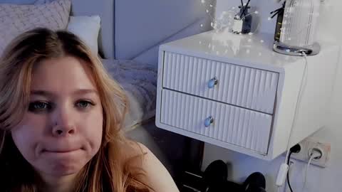 Snapshot of sylviarussell chatting on 12-30-24, 12:09 Sylvia online show from 12-30-24, 12:09