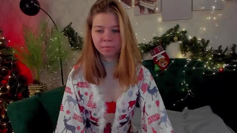 Snapshot of sylviarussell chatting on 01-04-25, 05:48 Sylvia online show from 01-04-25, 05:48