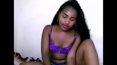 Snapshot of sylviasexy27 chatting on 01-01-25, 05:33 sylviasexy27 online show from 01-01-25, 05:33