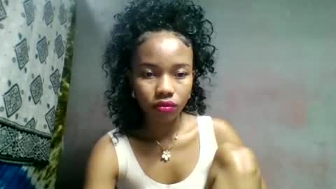Snapshot of sylviette chatting on 05-26-26, 02:46 Sylviette online show from 05-26-26, 02:46