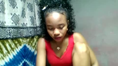 Snapshot of sylviette chatting on 05-27-26, 11:57 Sylviette online show from 05-27-26, 11:57