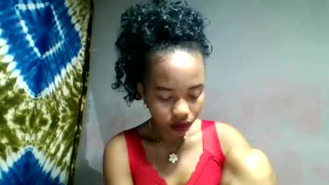 Snapshot of sylviette chatting on 05-29-26, 12:36 Sylviette online show from 05-29-26, 12:36