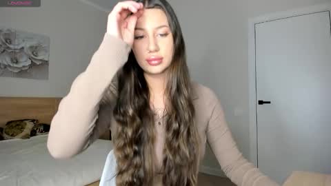 Mila online show from 09-11-25, 08:47