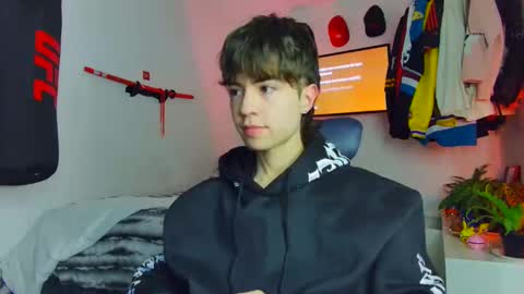 Snapshot of t0n3r chatting on 11-15-25, 03:26 TONER online show from 11-15-25, 03:26