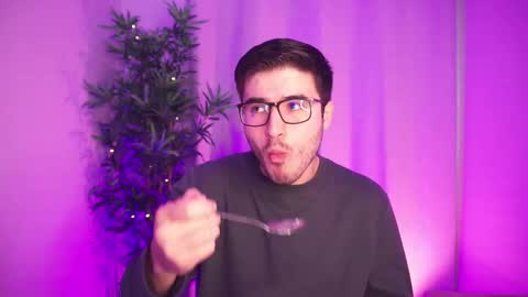 Snapshot of t0ny_wylie chatting on 11-20-25, 11:32 t0ny_wylie online show from 11-20-25, 11:32