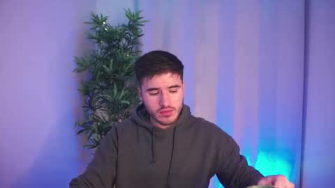 Snapshot of t0ny_wylie chatting on 11-25-25, 10:15 t0ny_wylie online show from 11-25-25, 10:15