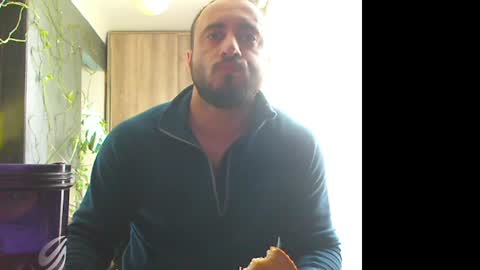 Snapshot of t_huracane chatting on 05-06-26, 11:26 Huracane online show from 05-06-26, 11:26