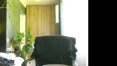 Snapshot of t_huracane chatting on 05-10-26, 09:14 Huracane online show from 05-10-26, 09:14