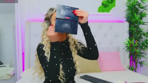 Snapshot of taahiraarabian chatting on 01-06-25, 01:19 Arianna online show from 01-06-25, 01:19