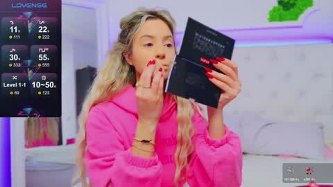 Snapshot of taahiraarabian chatting on 01-08-25, 01:09 Arianna online show from 01-08-25, 01:09