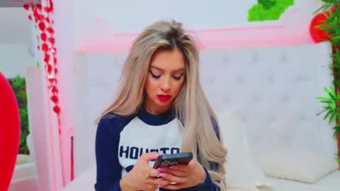 Snapshot of taahiraarabian chatting on 02-15-25, 01:53 Arianna online show from 02-15-25, 01:53