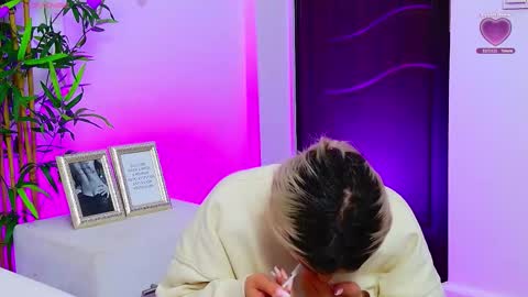 Snapshot of taahiraarabian chatting on 09-25-25, 12:09 Arianna online show from 09-25-25, 12:09