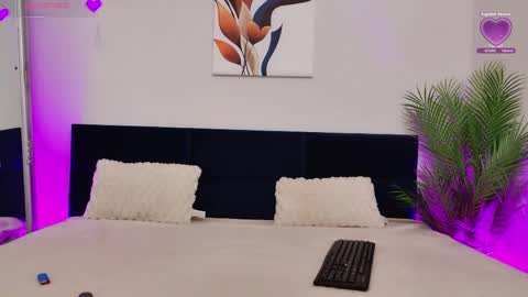 Arianna online show from 04-23-26, 02:52