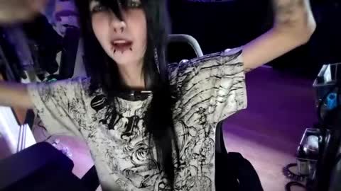 Lina online show from 04-15-26, 03:08